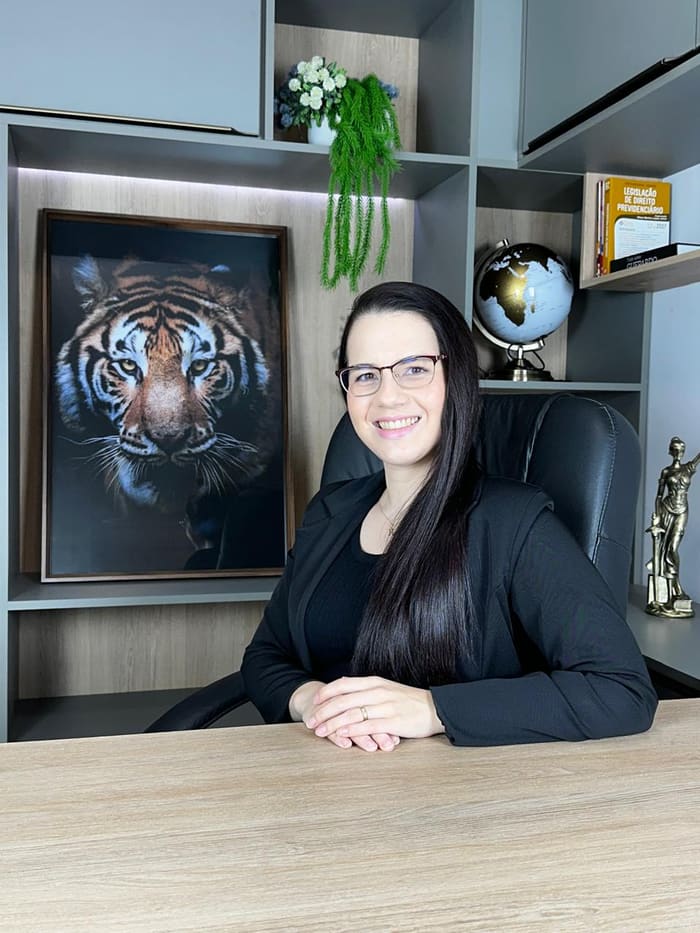 Dra. Kemilly Gabriela de Oliveira